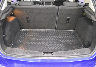 Подержанный автомобиль Ford Focus Hatchback 2016 года (15 фото)