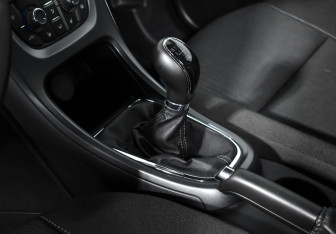 Подержанный автомобиль Opel Astra Hatchback 2014 года (11 фото)