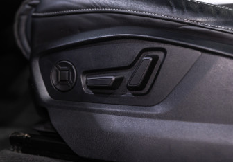 Подержанный автомобиль Audi Q8 2020 года (22 фото)