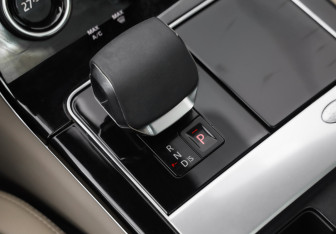 Подержанный автомобиль Land Rover Range Rover Velar 2021 года (23 фото)