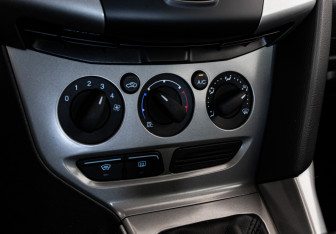 Подержанный автомобиль Ford Focus Sedan 2012 года (15 фото)