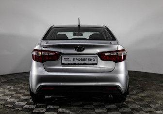 Подержанный автомобиль Kia Rio Sedan 2012 года (6 фото)