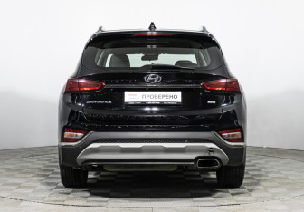 Подержанный автомобиль Hyundai Santa Fe 2018 года (6 фото)