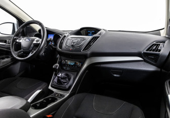 Подержанный автомобиль Ford Kuga 2013 года (9 фото)