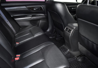 Подержанный автомобиль Nissan Teana 2015 года (12 фото)