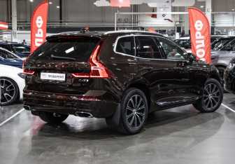 Подержанный автомобиль Volvo XC60 2019 года (7 фото)