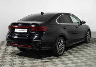 Подержанный автомобиль Kia Cerato Sedan 2021 года (5 фото)