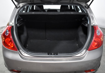 Подержанный автомобиль Kia Ceed Hatchback 2008 года (18 фото)