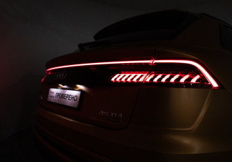 Подержанный автомобиль Audi Q8 2019 года (38 фото)