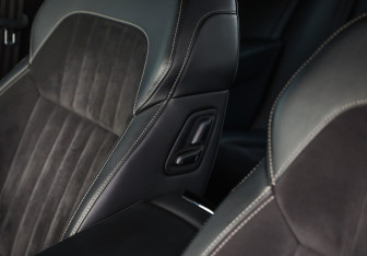 Подержанный автомобиль Skoda Superb Liftback 2022 года (23 фото)