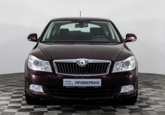 Подержанный автомобиль Skoda Octavia Liftback 2010 года (2 фото)