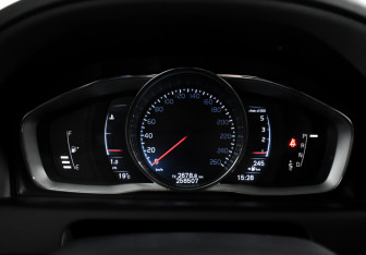 Подержанный автомобиль Volvo XC60 2015 года (19 фото)