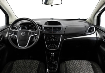 Подержанный автомобиль Opel Mokka 2014 года (10 фото)