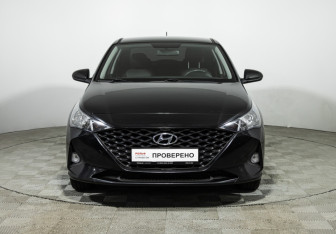 Подержанный автомобиль Hyundai Solaris Sedan 2020 года (2 фото)