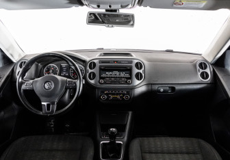 Подержанный автомобиль Volkswagen Tiguan 2012 года (10 фото)