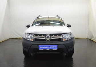 Подержанный автомобиль Renault Duster 2020 года (2 фото)