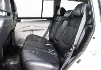 Подержанный автомобиль Mitsubishi Pajero Sport 2013 года (10 фото)