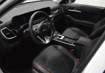 Подержанный автомобиль Kia Seltos 2025 года (10 фото)