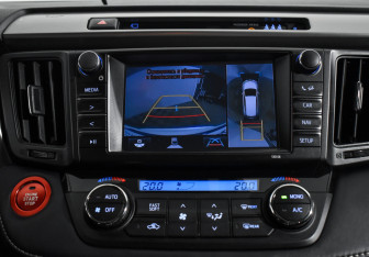 Подержанный автомобиль Toyota RAV4 2018 года (13 фото)