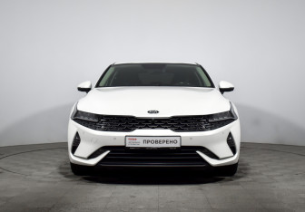 Подержанный автомобиль Kia K5 2020 года (2 фото)