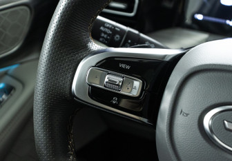 Подержанный автомобиль GAC GS8 2023 года (22 фото)