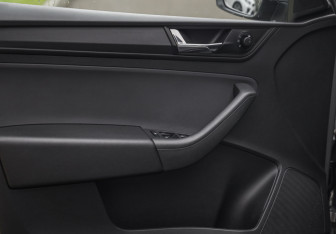Подержанный автомобиль Skoda Rapid Liftback 2020 года (19 фото)