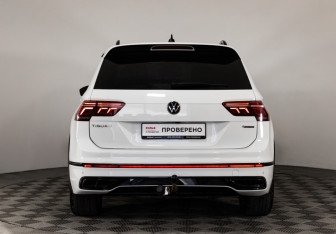 Подержанный автомобиль Volkswagen Tiguan 2021 года (6 фото)