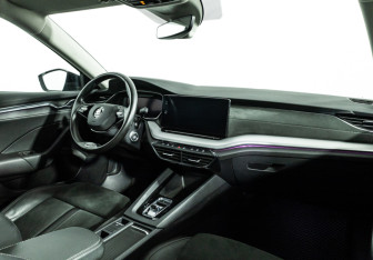 Подержанный автомобиль Skoda Octavia Liftback 2021 года (9 фото)