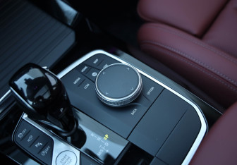 Подержанный автомобиль BMW X3 2024 года (15 фото)