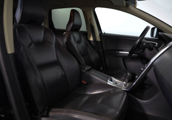 Подержанный автомобиль Volvo XC60 2012 года (18 фото)
