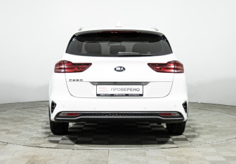 Подержанный автомобиль Kia Ceed Wagon 2019 года (6 фото)