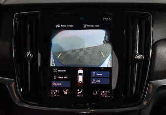 Подержанный автомобиль Volvo V90 Cross Country 2019 года (18 фото)
