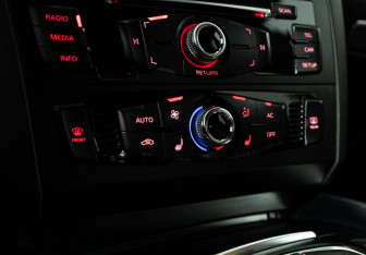 Подержанный автомобиль Audi Q5 2013 года (17 фото)