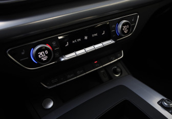 Подержанный автомобиль Audi Q5 2022 года (16 фото)