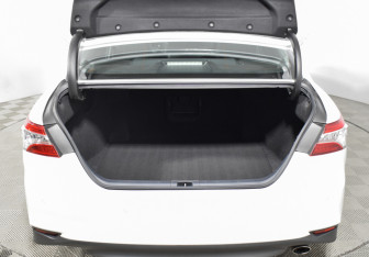 Подержанный автомобиль Toyota Camry Sedan 2022 года (18 фото)