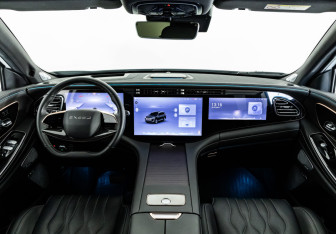Подержанный автомобиль Exeed VX 2025 года (12 фото)