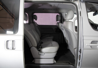 Подержанный автомобиль Hyundai Grand Starex 2016 года (18 фото)