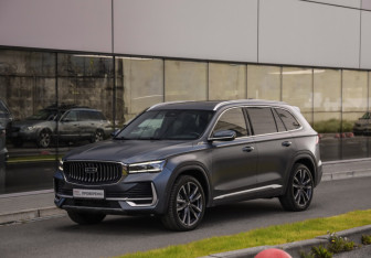 Подержанный автомобиль Geely Monjaro 2024 года (3 фото)