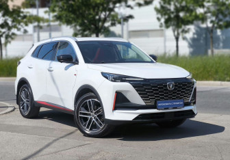 Подержанный автомобиль Changan UNI-S 2024 года (8 фото)