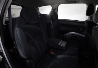 Подержанный автомобиль Mitsubishi Outlander 2006 года (15 фото)