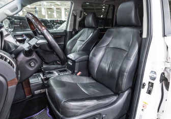 Подержанный автомобиль Toyota Land Cruiser Prado 2014 года (13 фото)
