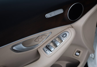 Подержанный автомобиль Mercedes-Benz GLC Coupe 2016 года (20 фото)