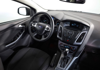 Подержанный автомобиль Ford Focus Hatchback 2012 года (7 фото)