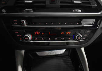 Подержанный автомобиль BMW X4 2020 года (17 фото)