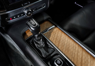 Подержанный автомобиль Volvo S90 2019 года (11 фото)