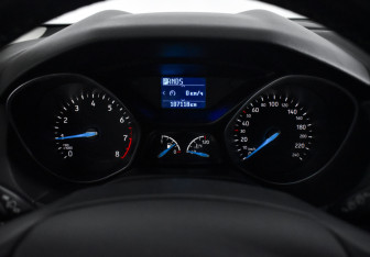 Подержанный автомобиль Ford Focus Wagon 2016 года (17 фото)