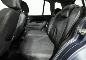 Подержанный автомобиль Ford Fusion 2011 года (10 фото)