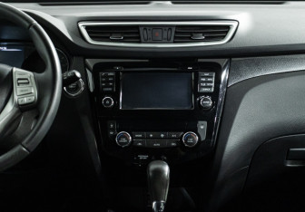 Подержанный автомобиль Nissan X-Trail 2017 года (14 фото)