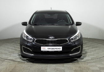 Подержанный автомобиль Kia Ceed Hatchback 2015 года (2 фото)