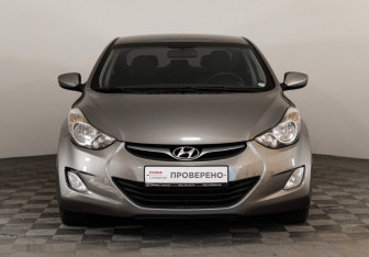 Подержанный автомобиль Hyundai Elantra Sedan 2012 года (2 фото)